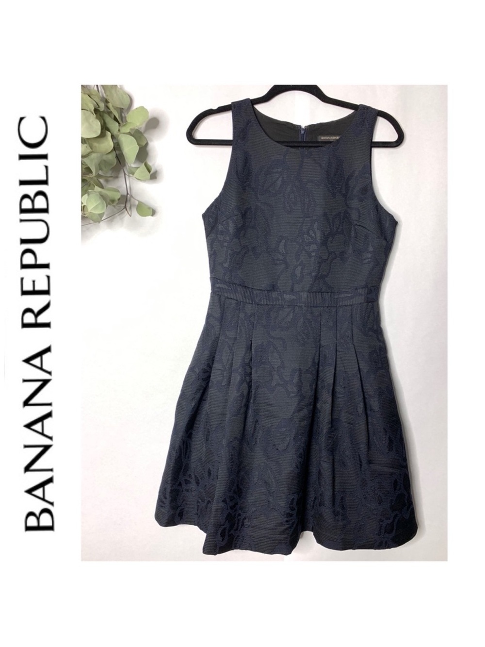 Banana Republic Navy Floral Jacquard Sleeveless Fit & Flare Dress with Pockets!